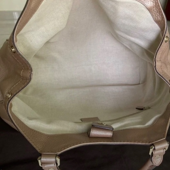 Authentic GUCCI Pebbled Leather Sukey bag - metallic Dusty Rose Gold - Picture 5 of 13